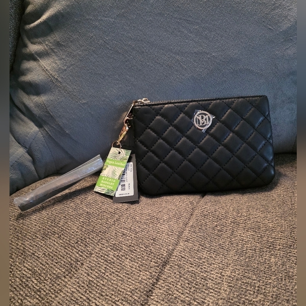 Badgley Mischka Black Quilted Wristlet With Gold Hardware NWT